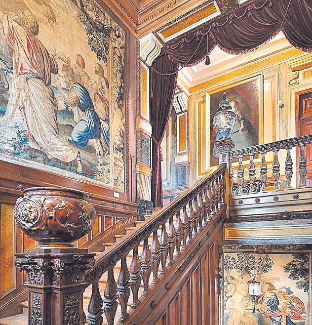 Imagen escalera interior del palacete.jpg