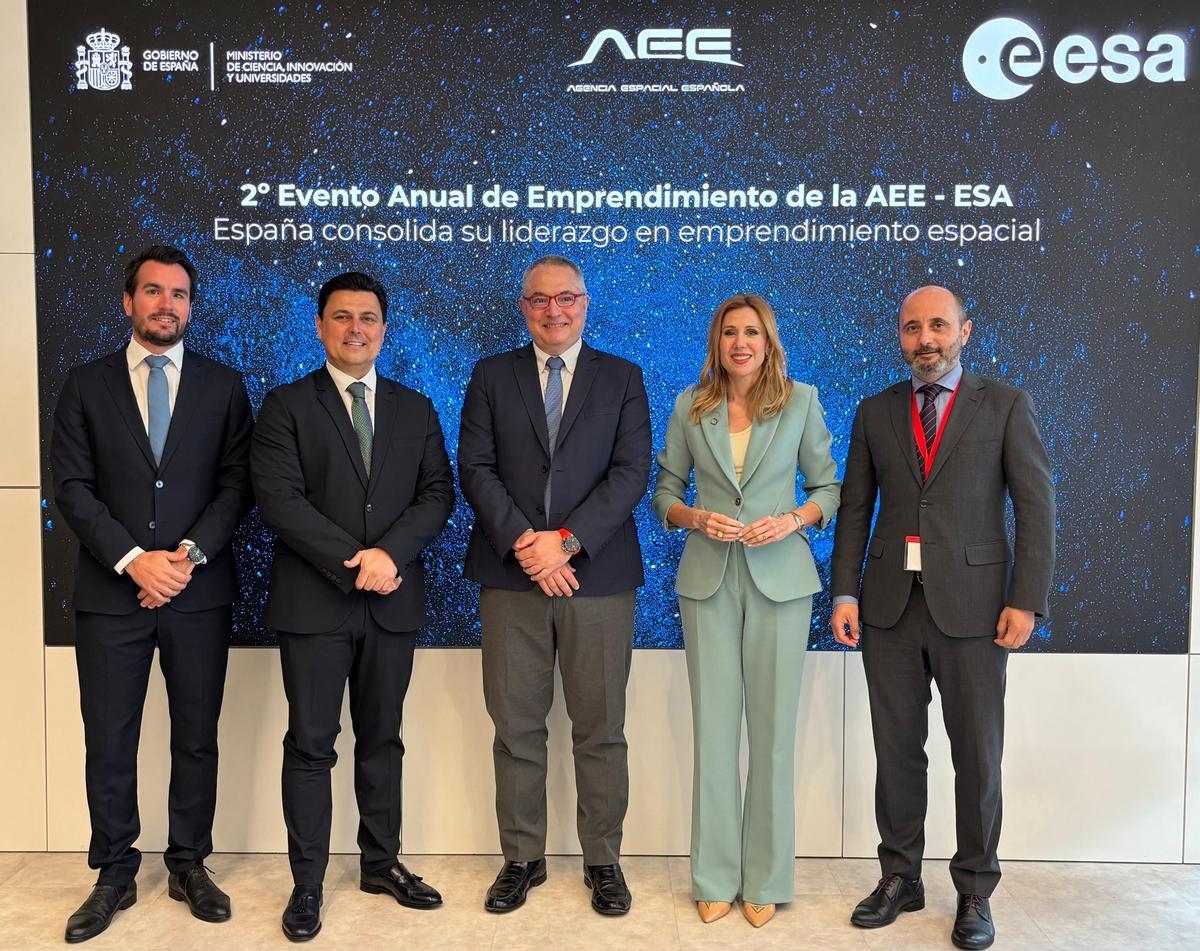 La consejera de Empresa, Empleo y Economía Social, Marisa López Aragón, y el alcalde de San Javier, José Miguel Luengo, han participado este miércoles en el 2º Evento Anual de Emprendimiento de la AEE-ESA.