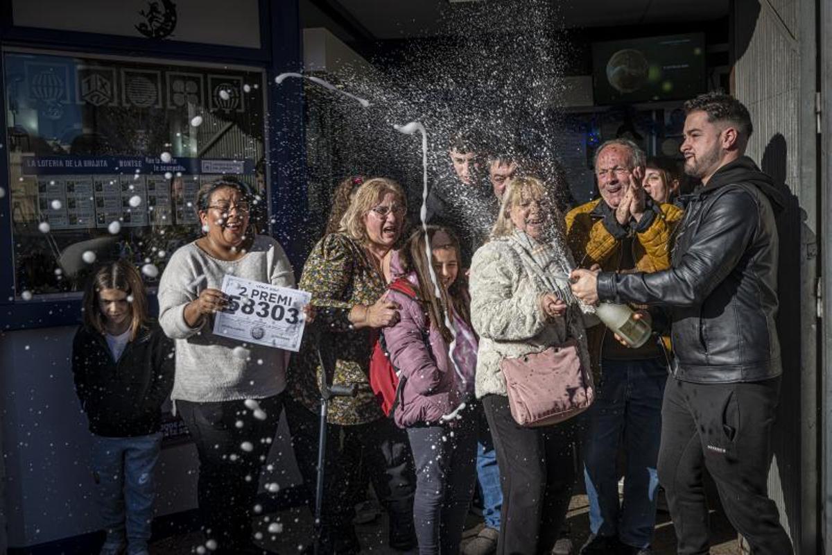 Los españoles en Lotería de Navidad gastarán unos 2 euros más de media que el año pasado en Lotería de Navidad.