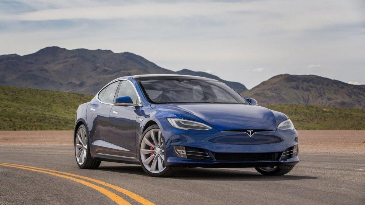 Las primeras entregas de los Tesla Model X y Model S Plaid llegarán en noviembre