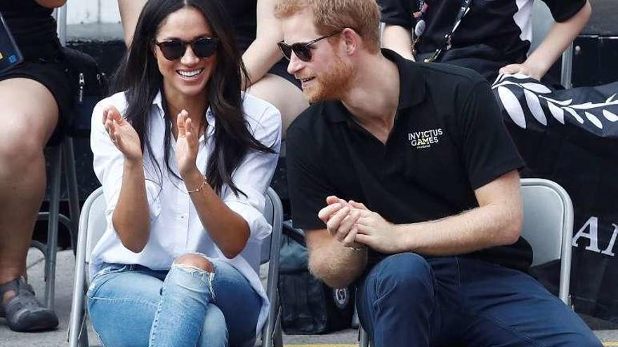 Enrique y su novia, la actriz Meghan Markle, ayer, en Toronto.