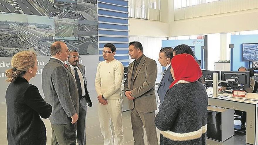 Una delegación argelina visita el centro de la dgt