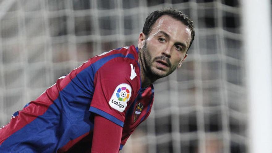 Pazzini fue titular ante el Valencia CF por primera vez.