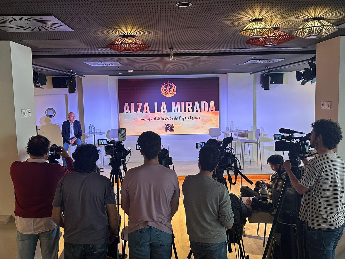 Presentación del himno que contó con la colaboración de 11 compositores y más de 1.700 voces