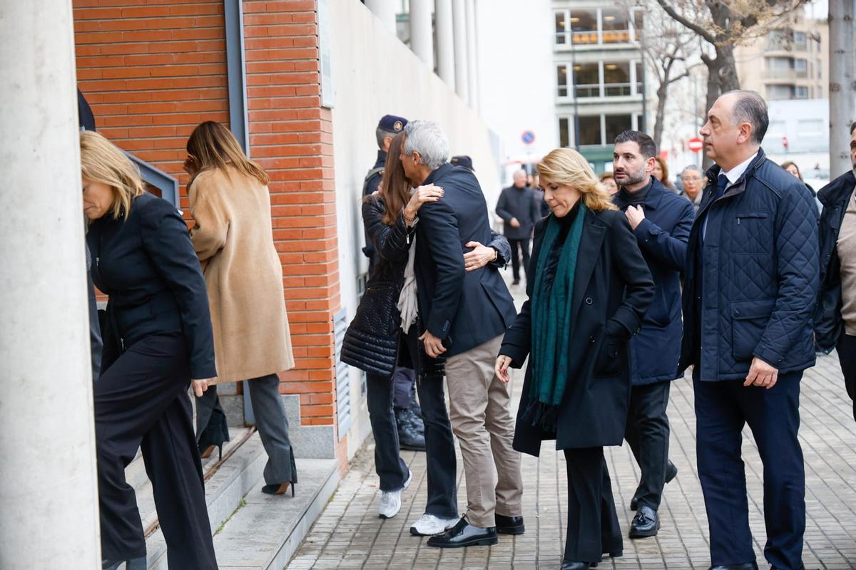 Despedida en València de las víctimas del naufragio de Indonesia: cientos de personas acuden al funeral