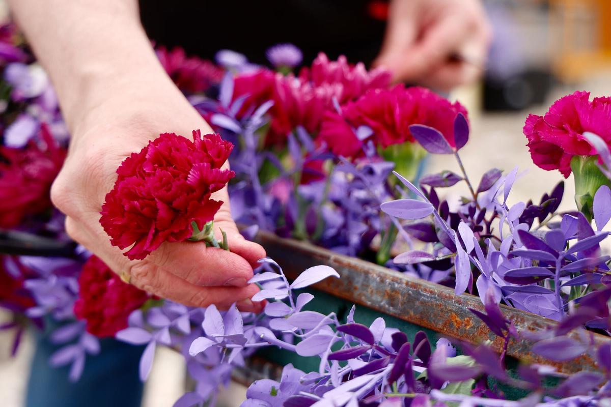 Preparativos en las Cruces de Mayo de Córdoba.