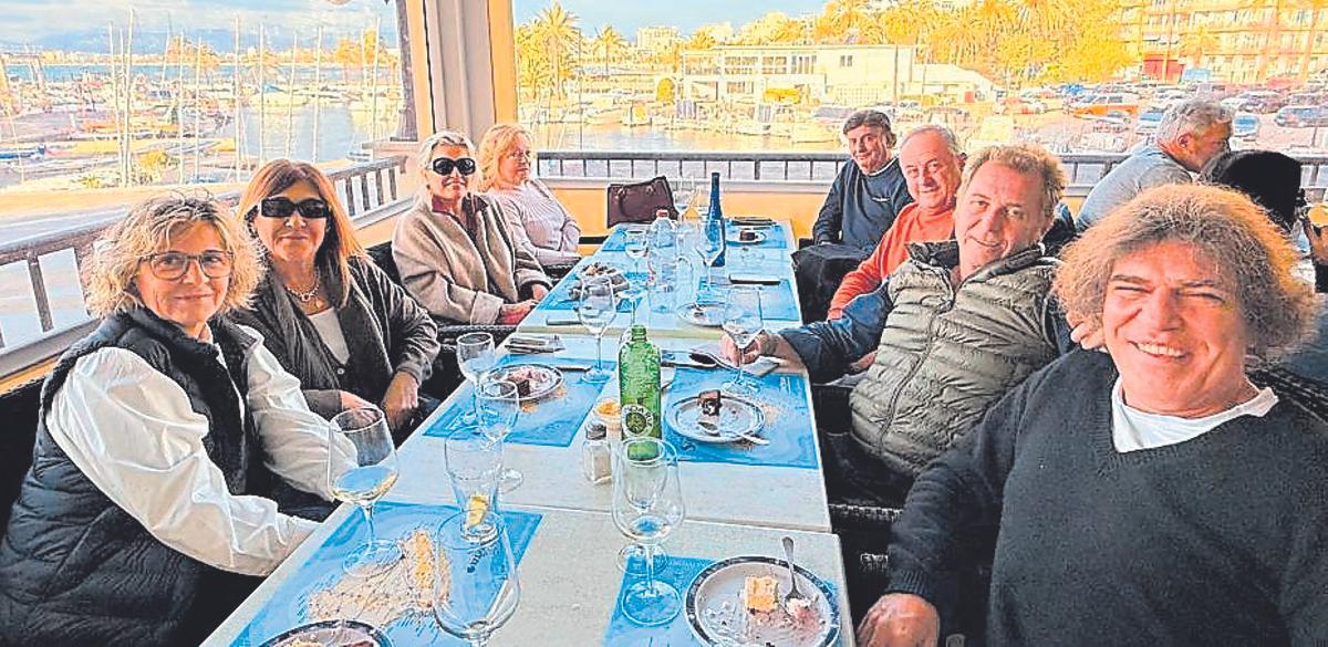 María, Fany, Tiki, Francisca Tomeu, Miquel, Pepe  y Sebastià.