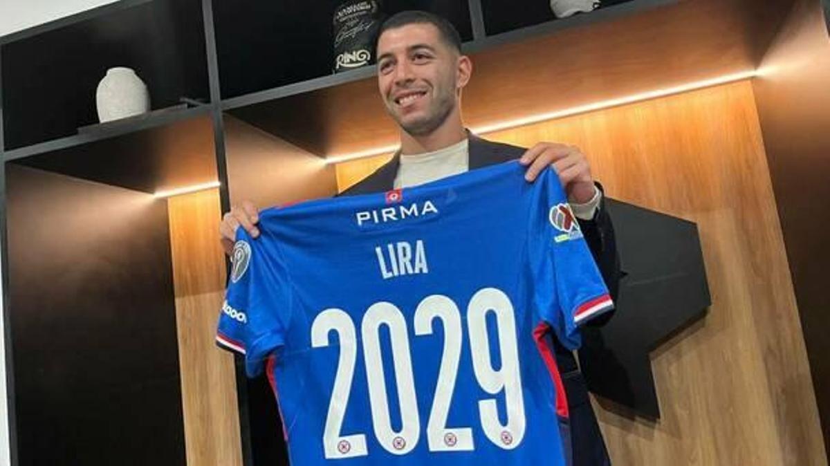 Erik Lira tiene contrato hasta 2029