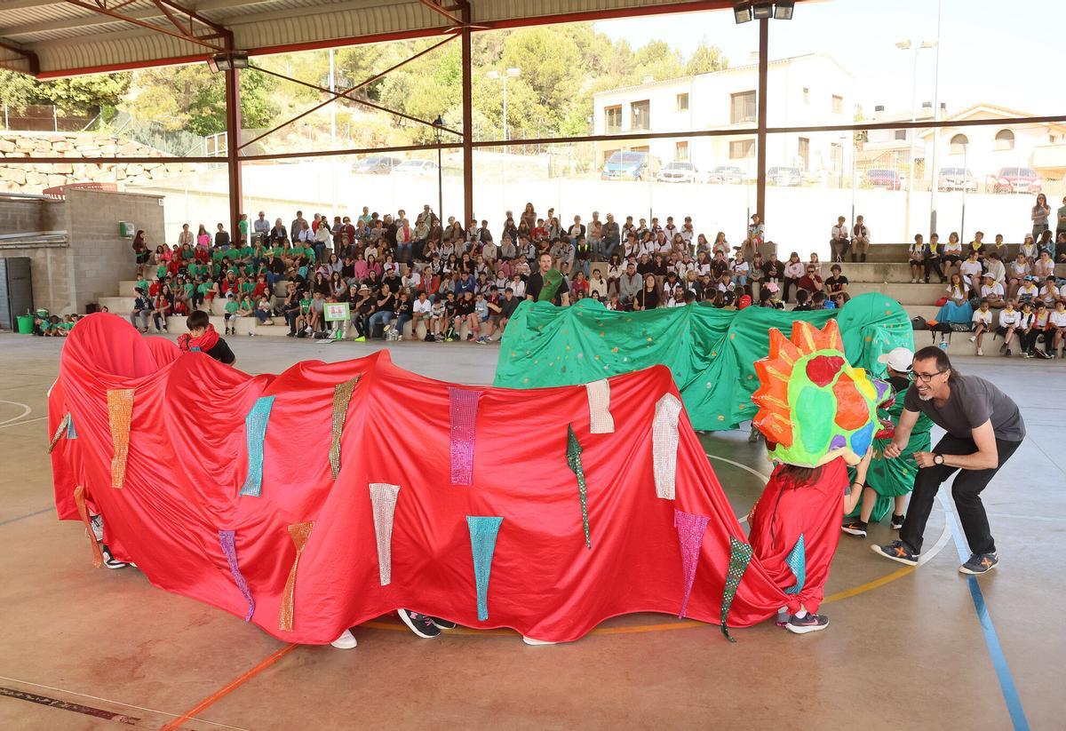 Imatges de la primera Trobada d'imatgeria escolar de l'Eix el Cardener Imatges de la primera Trobada d'imatgeria escolar de l'Eix el Cardener