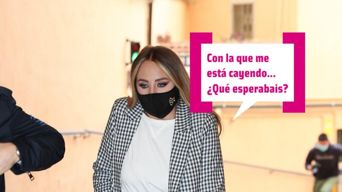 Rocio Carrasco por la calle con blazer y vaqueros