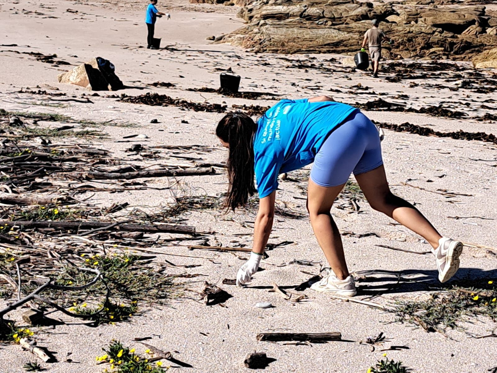 Nueva jornada de eliminación de basura marina en Sálvora, con el programa Plancton de Afundación.