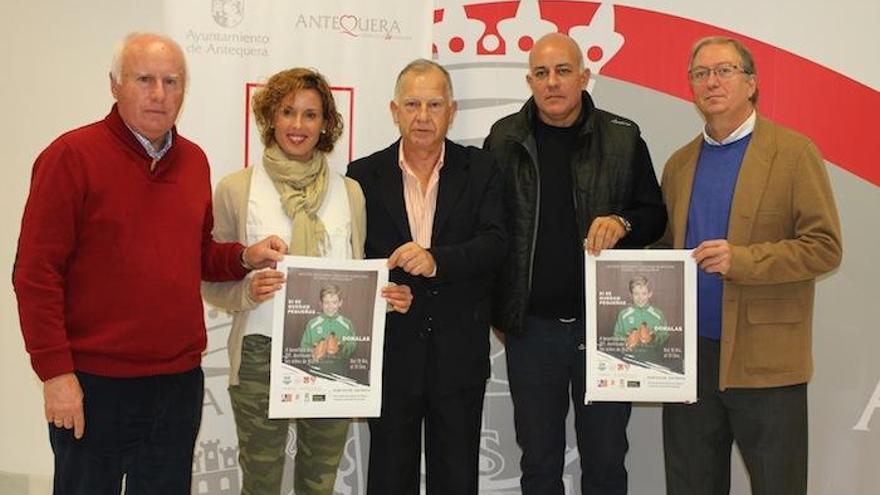 Presentación de la campaña solidaria, en el Ayuntamiento de Antequera.