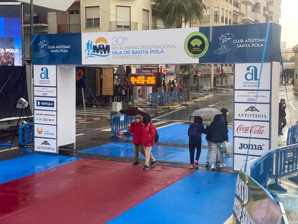 La 30 Mitja Marató Internacional Santa Pola amenazada por la lluvia