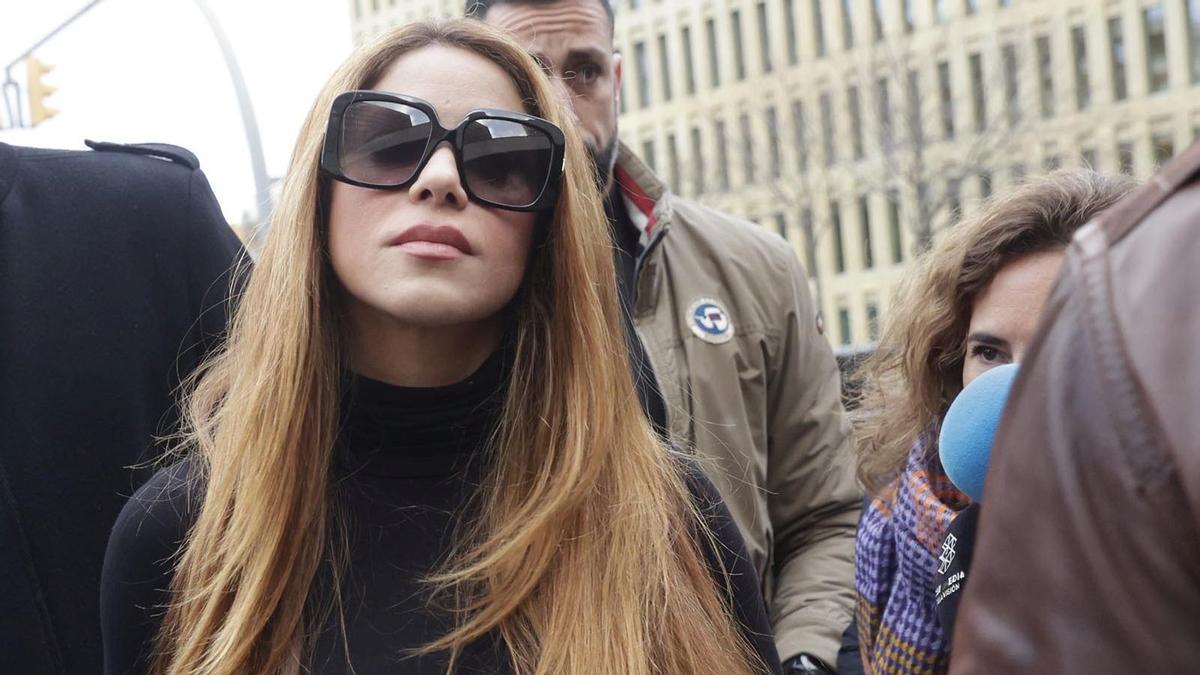 BARCELONA 01/12/2022 LA CANTANTE SHAKIRA Y EL EXJUGADOR DE FUTBOL GERARD PIQUE, EN LA CIUDAD DE LA JUSTICIA DE BARCELONA, TRAS RATIFICAR SU ACUERDO DE SEPARACION.   foto: FERRAN NADEU