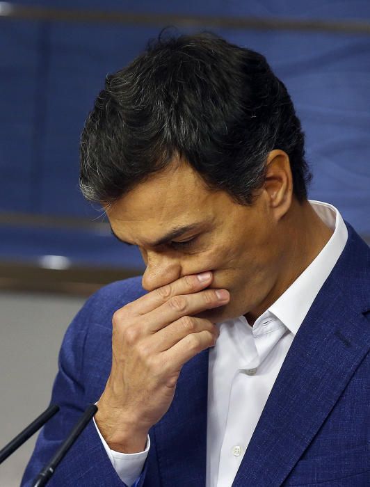 Sánchez renuncia a su acta de diputado