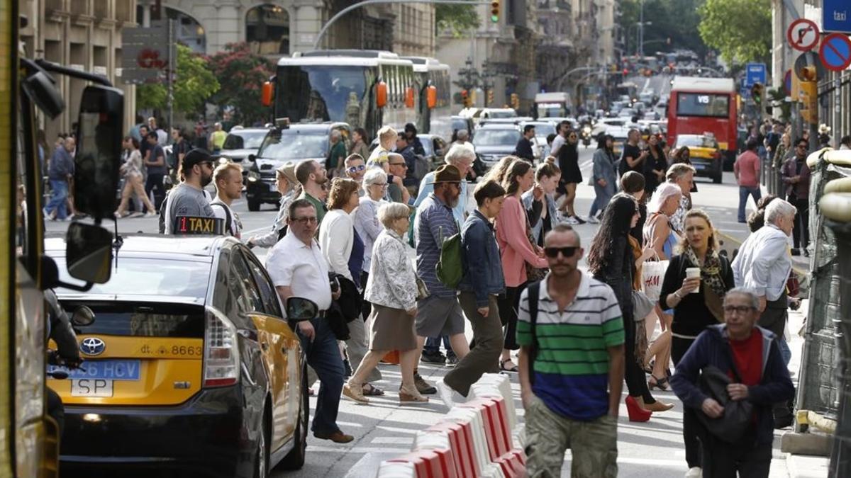 zentauroepp48617005 barcelona 13 06 2019  barcelona   via laietana plena de cotx190614093419