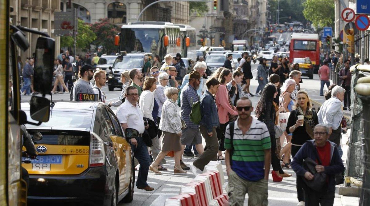 zentauroepp48617005 barcelona 13 06 2019  barcelona   via laietana plena de cotx190614093419