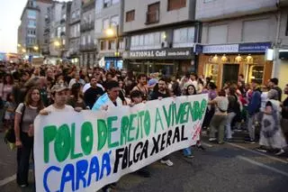 Unas 1.800 personas claman en Cangas por vivienda pública y piden declarar los concellos de O Morrazo zona tensionada