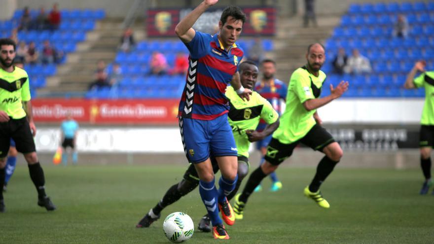 Imagen del partido disputado por el Eldense ante el Llagostera.