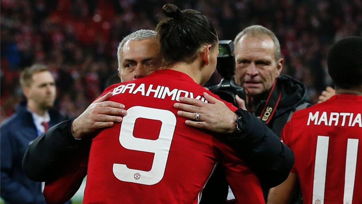 Mourinho felicitó a Ibrahimovic tras su decisivo doblete