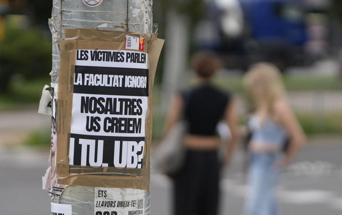 La UB suspèn el catedràtic Flecha i obre una investigació La UB suspèn el catedràtic Flecha i obre una investigació
