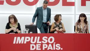 Pedro Sánchez preside la reunión de la ejecutiva del PSOE celebrada este lunes en Ferraz. 