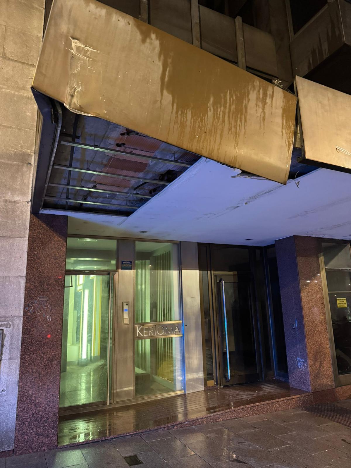 Aspecto del voladizo, con parte de la estructura desprendida