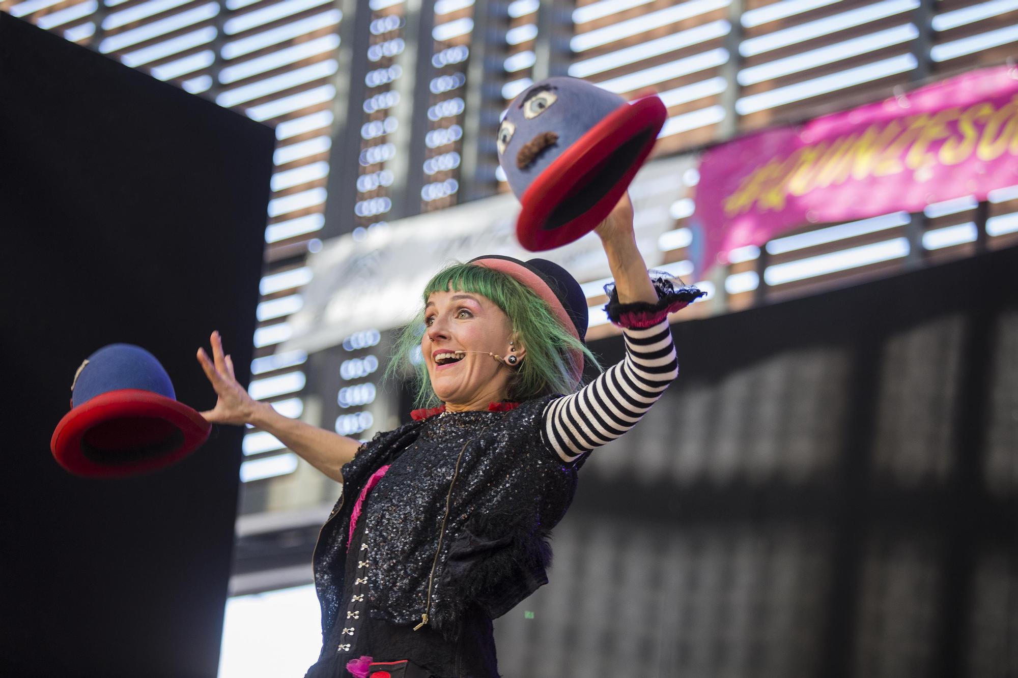 El tercer dia del Festival Còmic omple diversos espais de la ciutat de Figueres