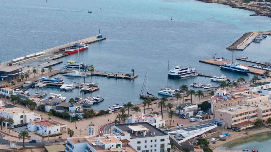 La unificación de las dos marinas actuales en la Savina sigue generando rechazo en la isla. | GERARDO FERRERO