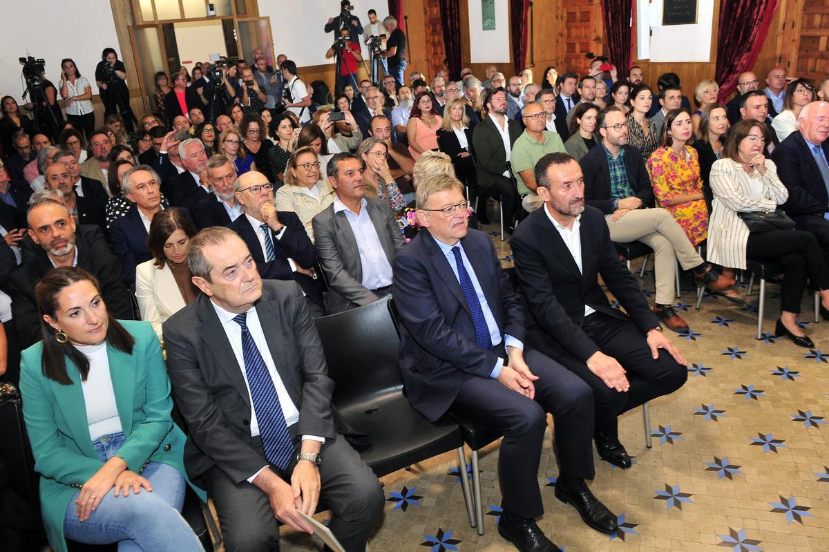 Asistentes a la presentación de la candidatura.