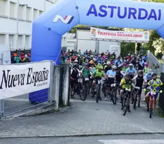 Rápida y emotiva jornada final en la Travesía Degaña-Ibias de mountain bike