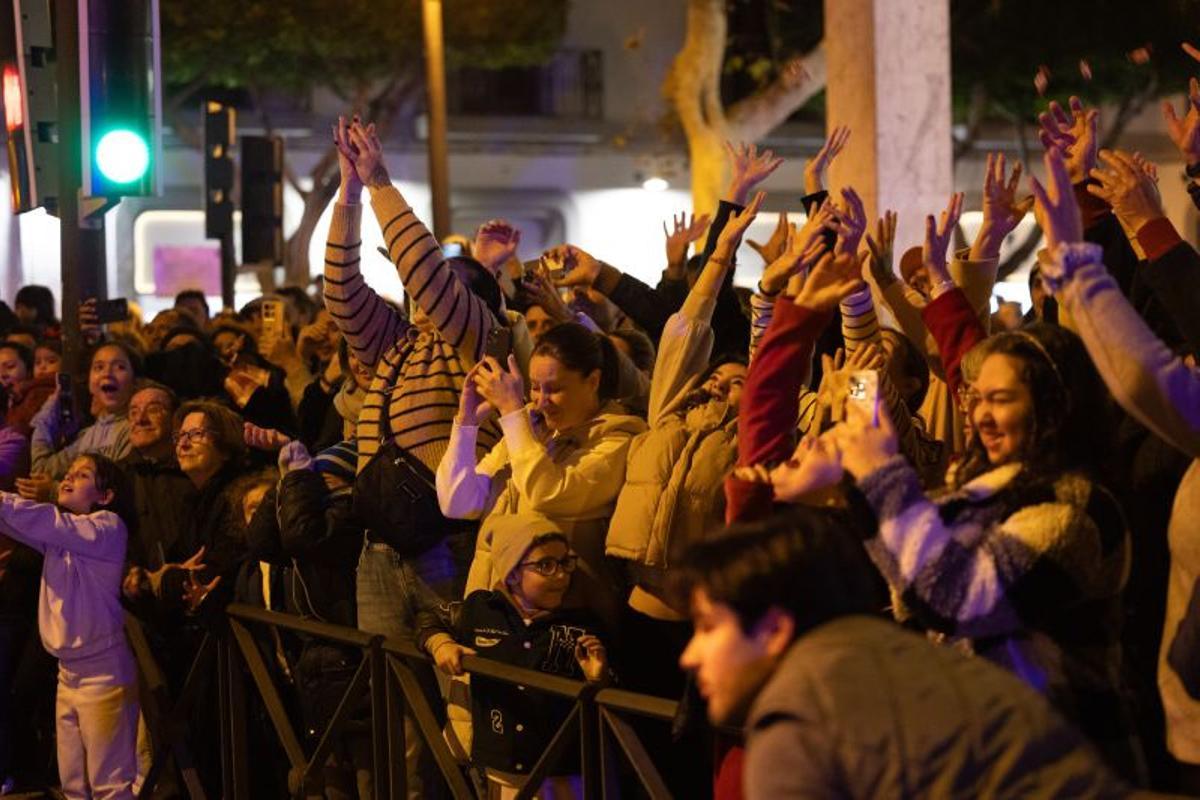 Mira aquí todas las fotos de la cabalgata de Reyes Magos en Ibiza