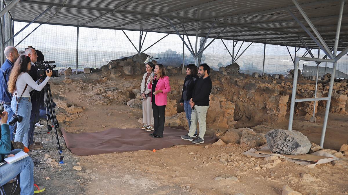 Presentación de las obras del museo de sitio en el yacimiento arqueológico de Zonzamas