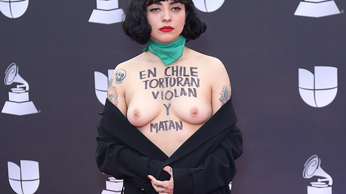 Mon Laferte en los Grammy Latinos 2019