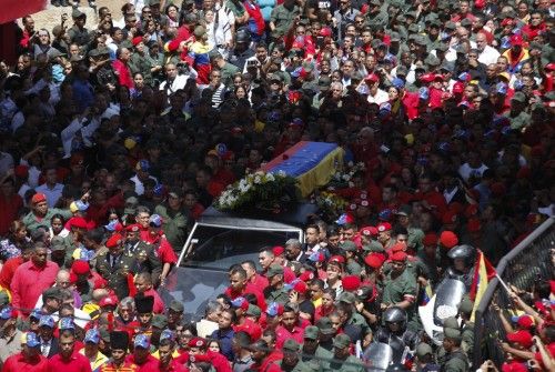 TRASLADO DEL FÉRETRO DE CHÁVEZ A LA ACADEMIA MILITAR EN CARACAS