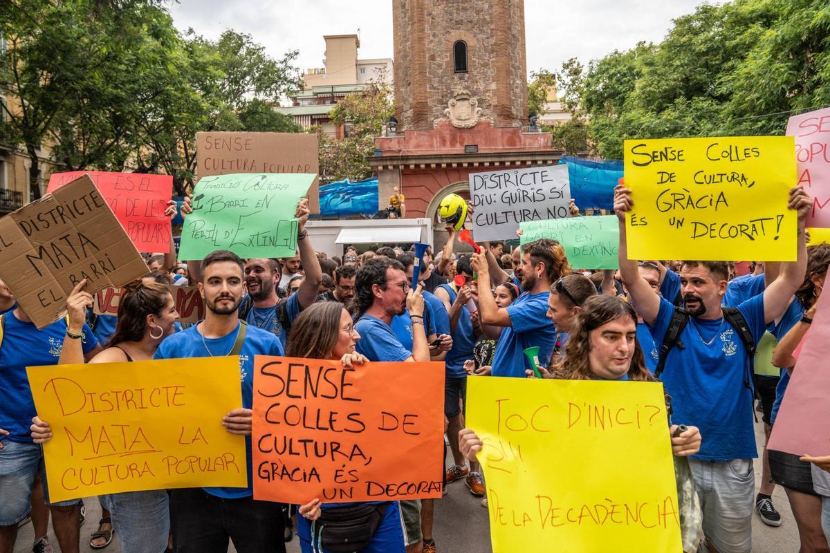 Las colles de Gràcia no han llegado a un acuerdo antes del pregón de la Fiesta Mayor, con lo que los actos de cultura popular quedarían desconvocados en los próximos días.