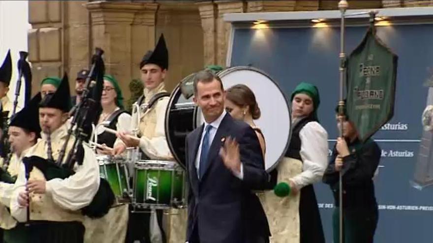 Los reyes presiden el concierto previo a la entrega de los Premios Princesa de Asturias