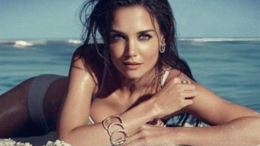 Regresa la Katie Holmes más sensual