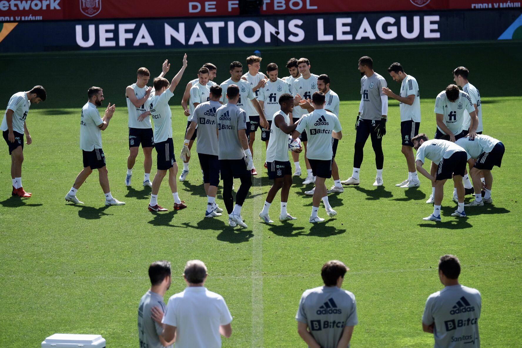 España se entrena en La Rosaleda para preparar el partido ante la República Checa