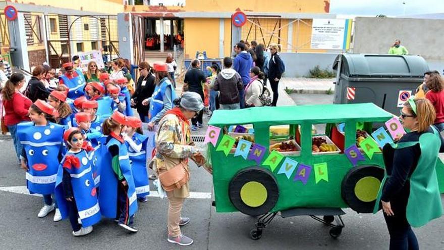 Desfile de carnaval de niños del colegio León y Castillo por San Gregorio