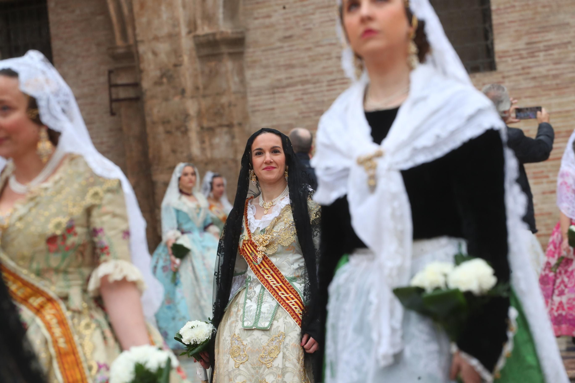 Búscate en el primer día de ofrenda por la calle de la Paz (entre las 15:30 a las 17:00 horas)