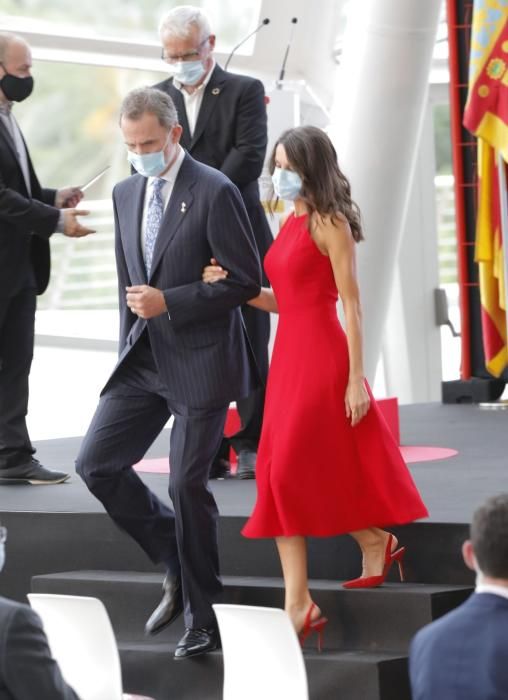 Los reyes entregan en València los Premios Naciona