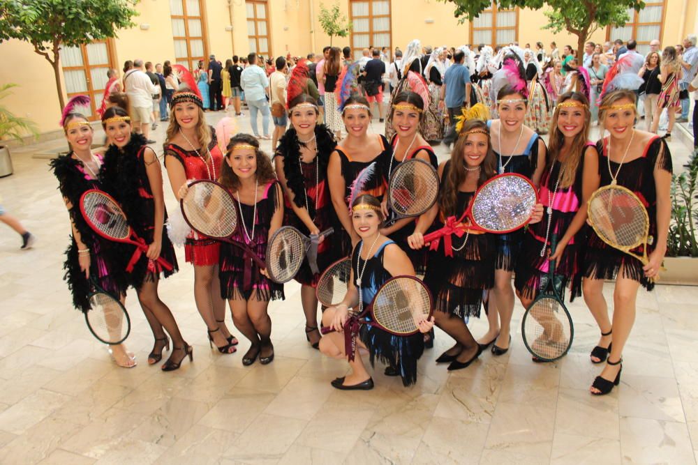 Marina, Sara, Rocío, Daniela y dos generaciones de embajadoras de la fiesta