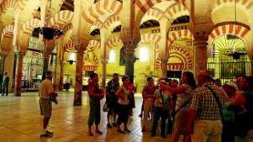 Ciudadanos pide un acuerdo para las visitas nocturnas a la Mezquita