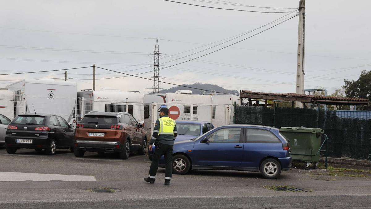 Multa de 1.500 euros a un conductor pese a tener el coche aparcado correctamente: la Guardia Civil ya escanea las matrículas