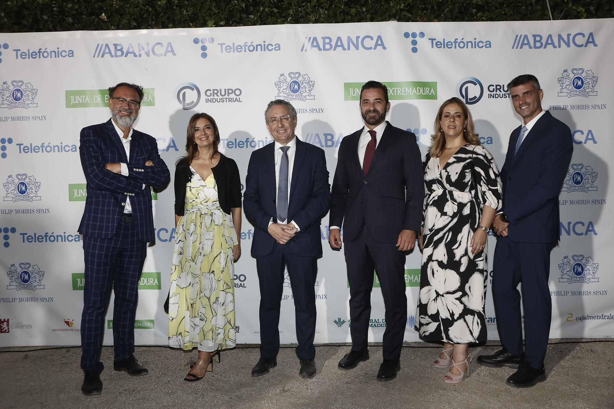 FOTOGALERÍA | Los invitados de los Premios Empresario del Año posan para El Periódico Extremadura