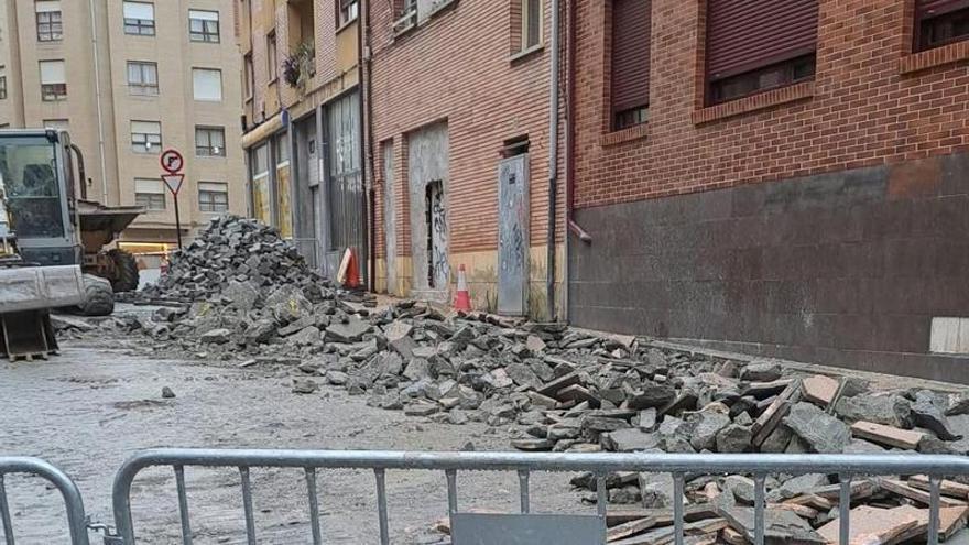 Comienzan las obras para renovar la zona adoquinada de la parte alta de Nicolás Soria, en el barrio de Ciudad Naranco