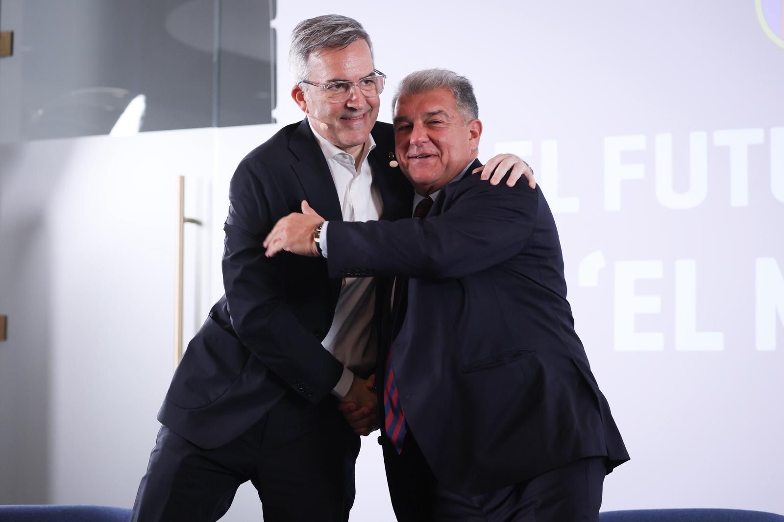 Lo que no se vio del debate entre Laporta y Font: quién llegó primero, una silla incómoda, los equipos de cada uno...