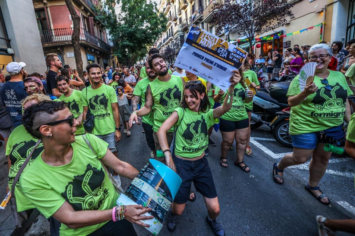 La calle Progrés se ha proclamado ganadora del concurso de decoraciones de la Fiesta Mayor de Gràcia de este año 2023. En esta ocasión, la temática en la que han trabajado los vecinos ha sido la película Bichos, bajo el nombre de Formigres.