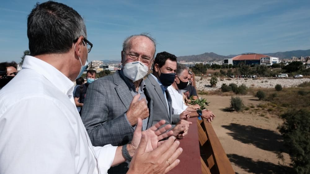 Inauguración de la pasarela peatonal sobre el río Guadalhorce, en Málaga.